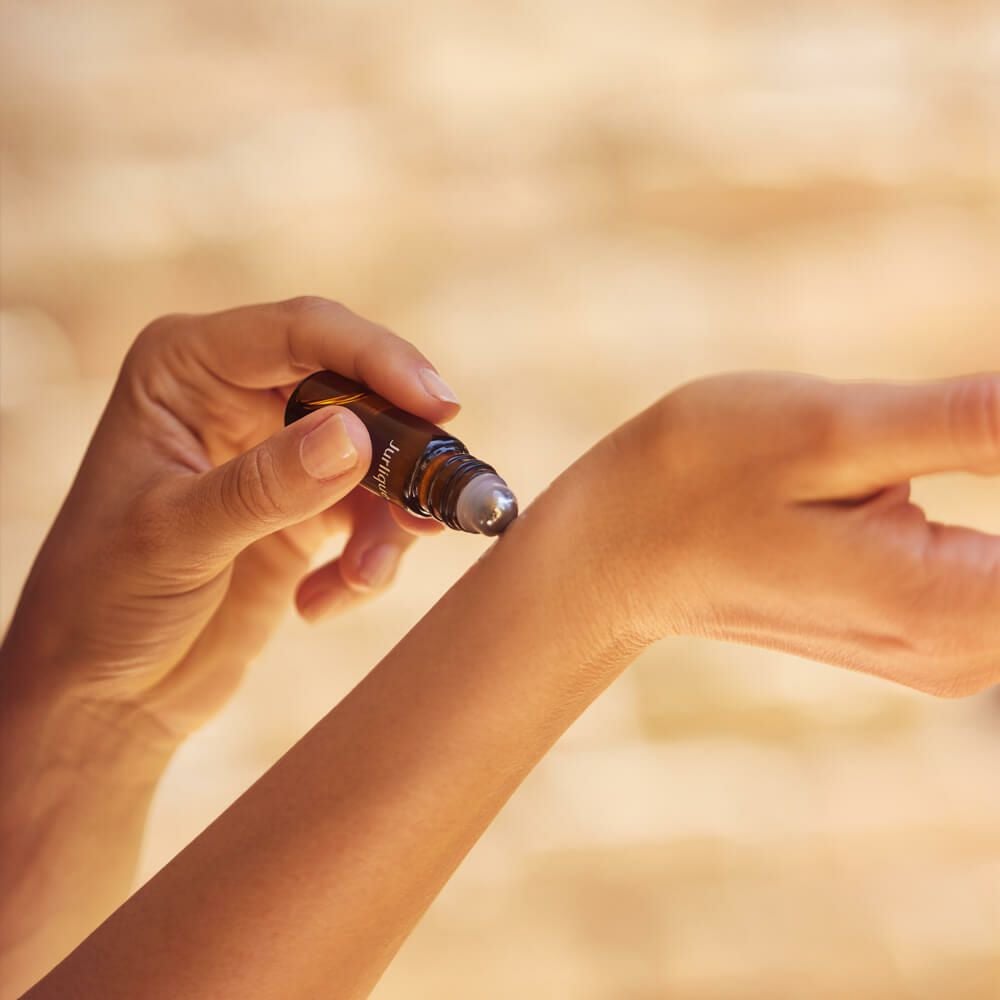 フレグランスオイル］リラックス アロマロールオン 10mL | ジュリーク